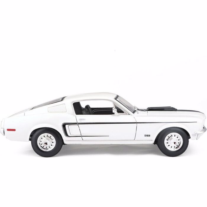 MAISTO 1/18 FORD MUSTANG GT COBRA JET