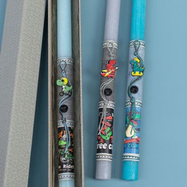 ΛΑΜΠΑΔΑ ΜΕ ΚΟΝΚΑΡΔΑ ΔΕΙΝΟΣΑΥΡΟΣ