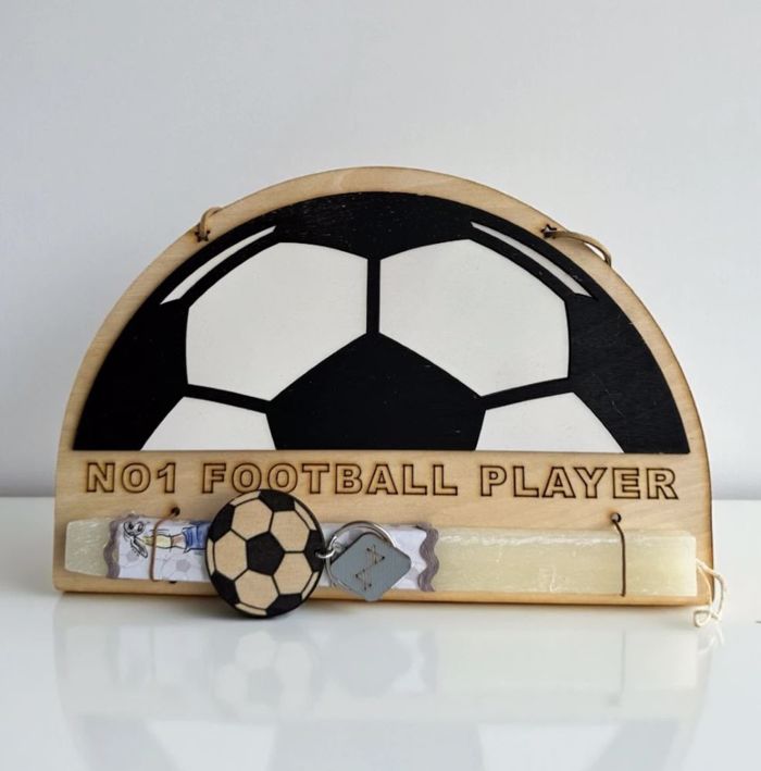 LIFELIKES LAMPADA PLAKE ME XuLINO TAMPLO- NO1 FOOTBALL PLAYER