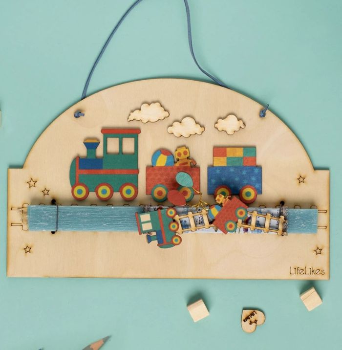 LIFELIKES LAMPADA PLAKE ME XuLINO TAMPLO- TOMMu TO TRENAKI