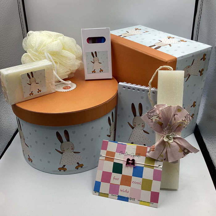 LYXNOC LAMPADA PLAKE KONTI SE TETRAGNO KOuTI DOROu